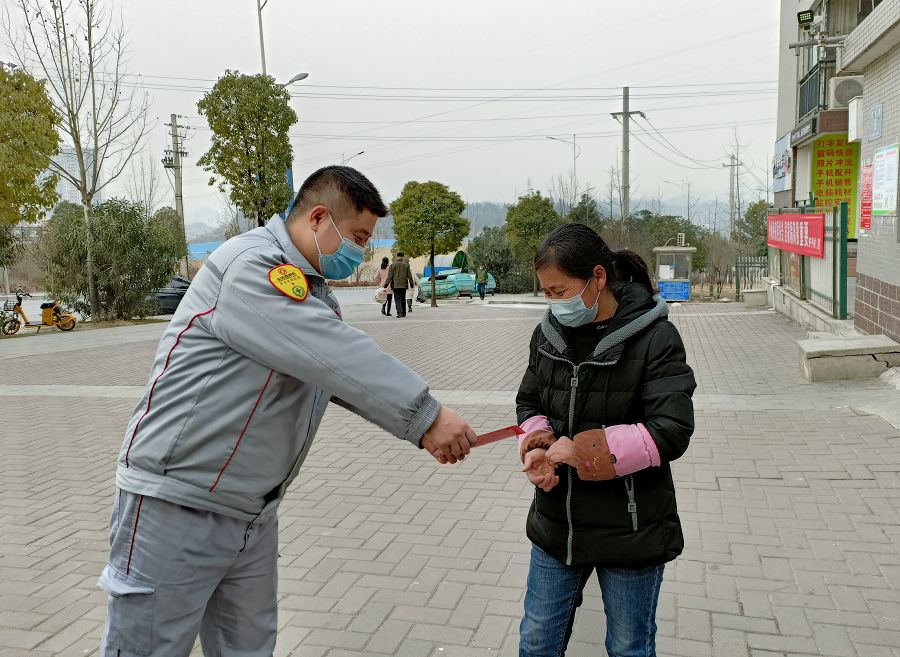 慰問丁和崴父母2.jpg 慰問丁和崴父母2.jpg