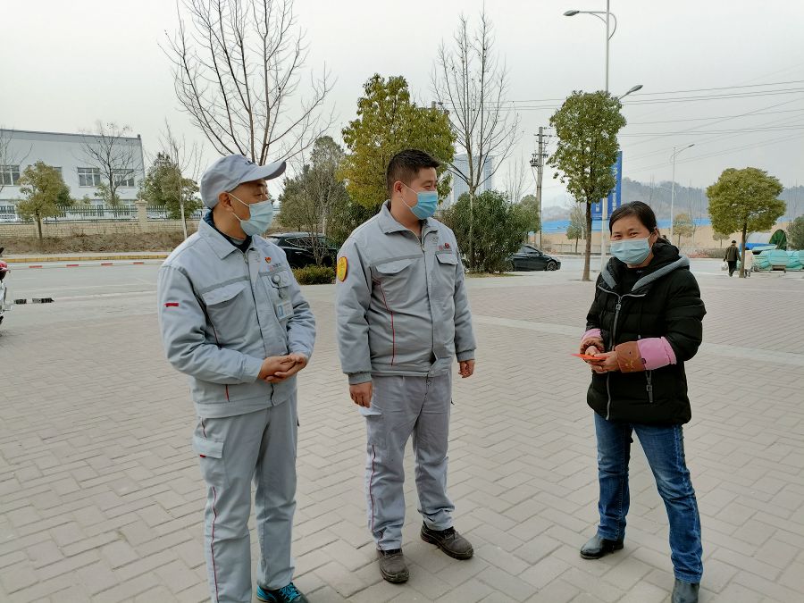 慰問丁和崴父母1.jpg 慰問丁和崴父母1.jpg