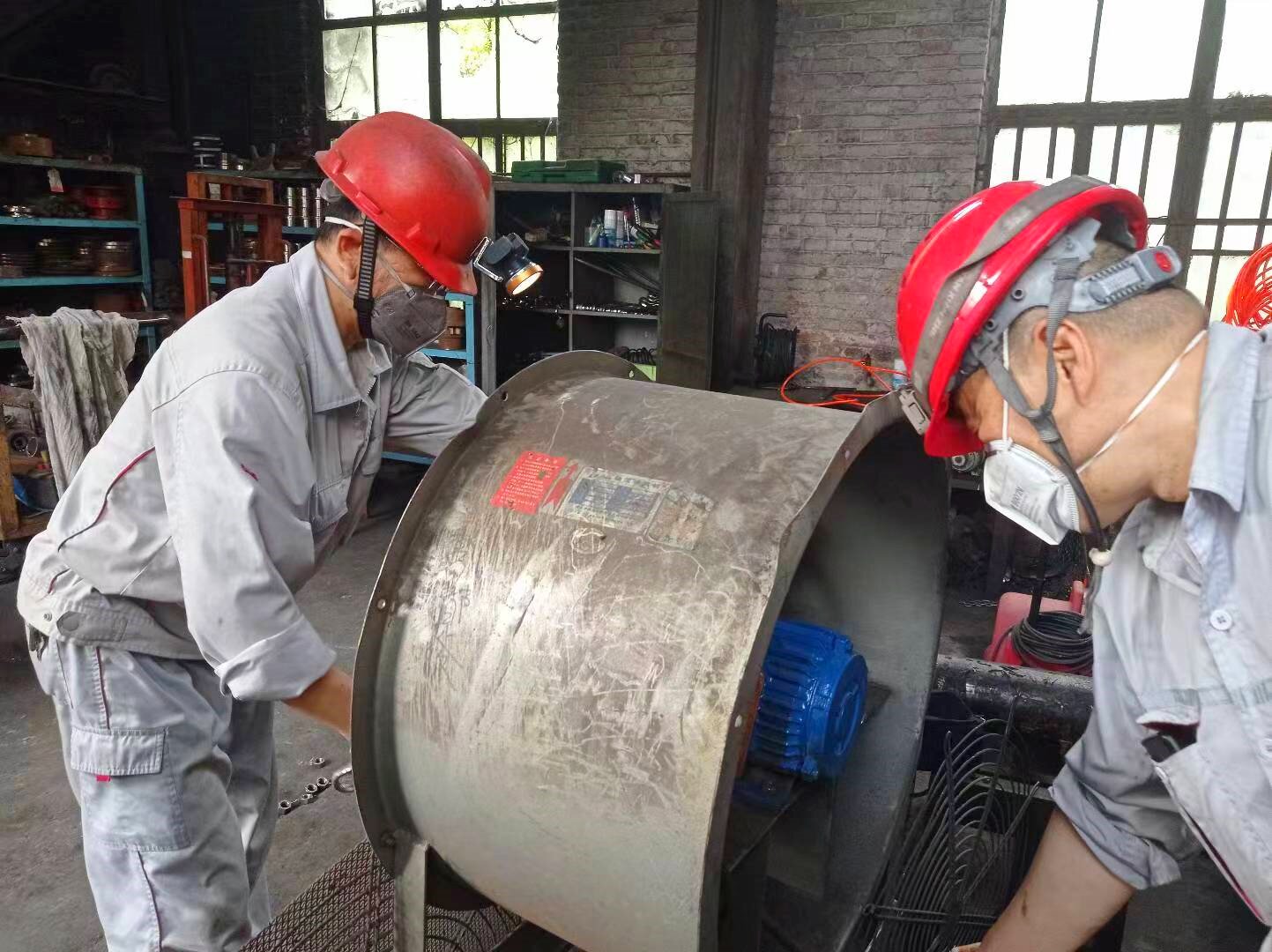 鑄造降溫風(fēng)扇檢查 (1).jpg 鑄造降溫風(fēng)扇檢查 (1).jpg